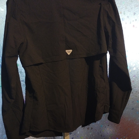 Columbia Women's Black Button Down Long Sleeves Shirt - Picture 12 of 17